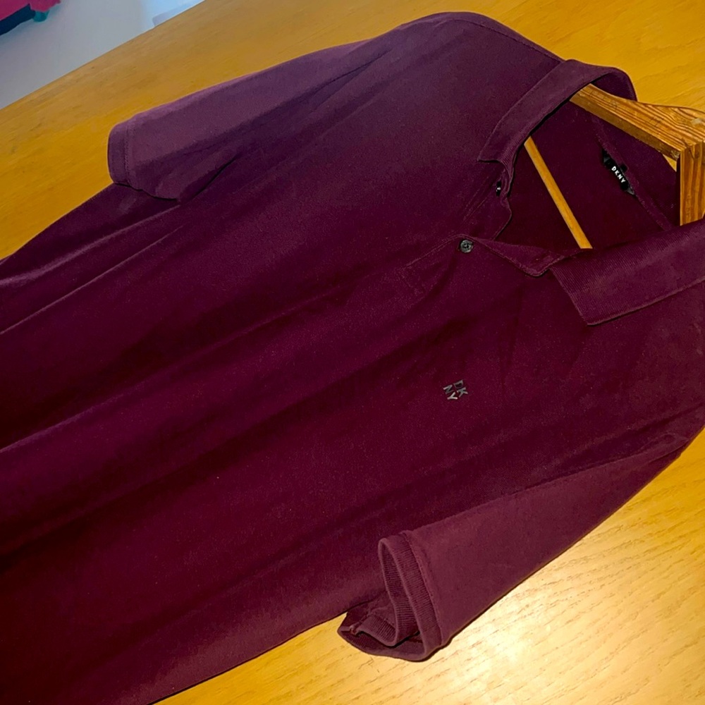 Men’s DKNY Polo Shirt SIZE: Large